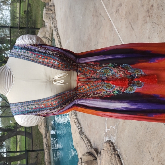 Exquisite Shahida Parides silk resort wear beaded dress - Picture 2 of 11